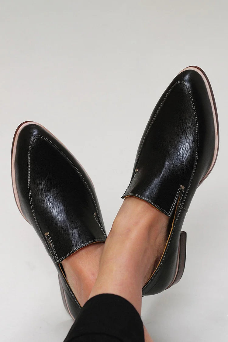 Black / 8 US | 39 EU