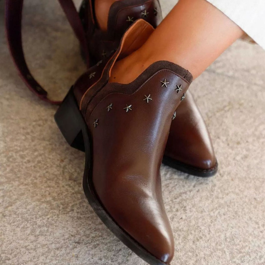 Brown / 8 US | 39 EU